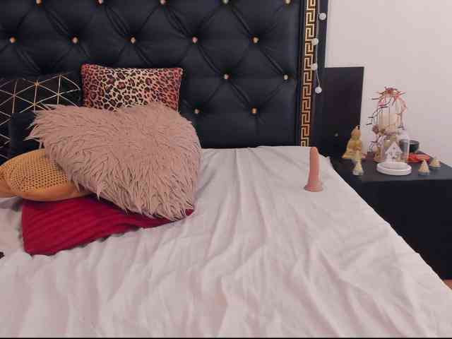 PreciousAilly webcam