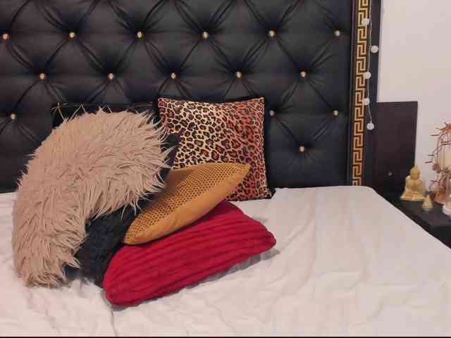 PreciousAilly webcam