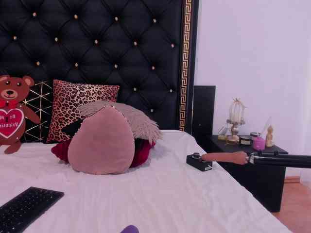 PreciousAilly webcam