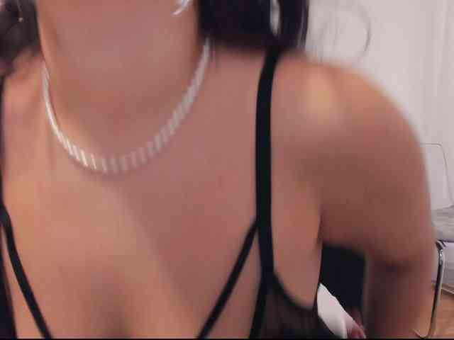 PreciousAilly webcam