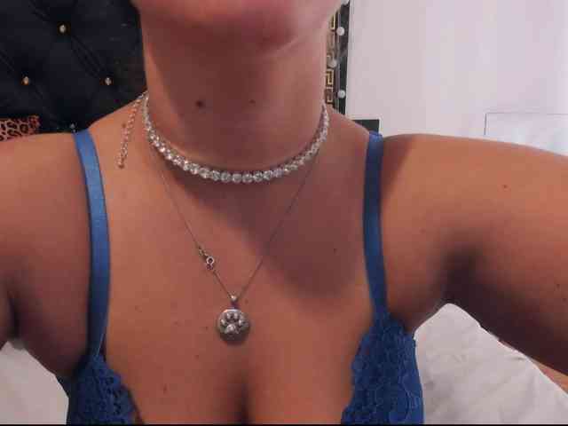 PreciousAilly webcam