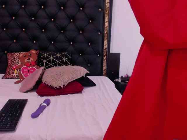 PreciousAilly webcam