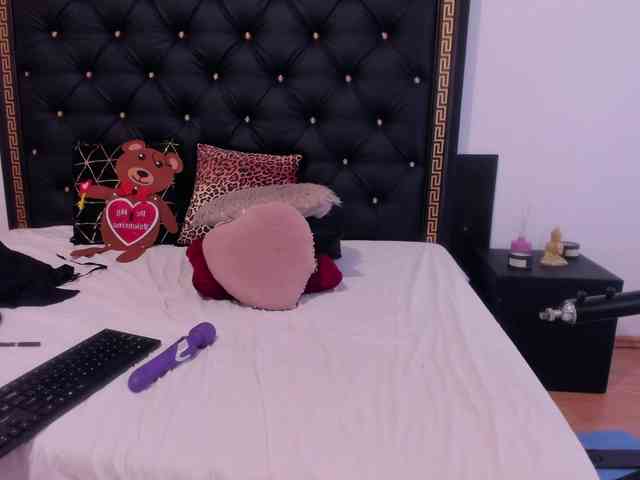 PreciousAilly webcam