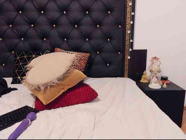 PreciousAilly webcam