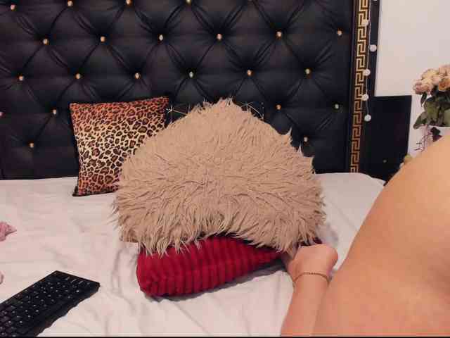 PreciousAilly webcam