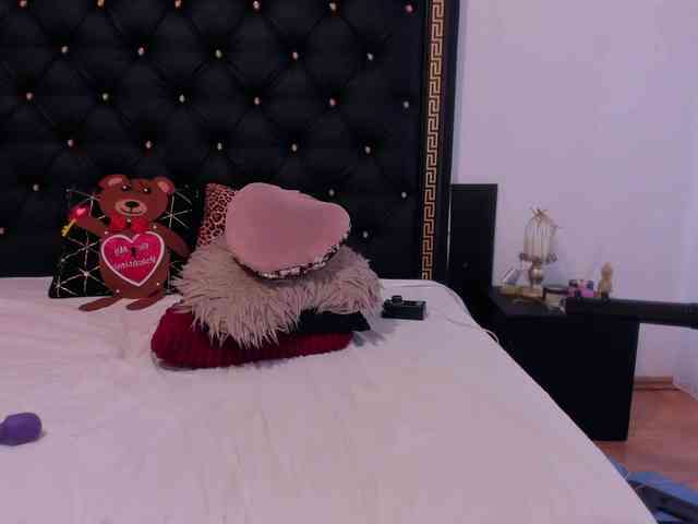 PreciousAilly webcam