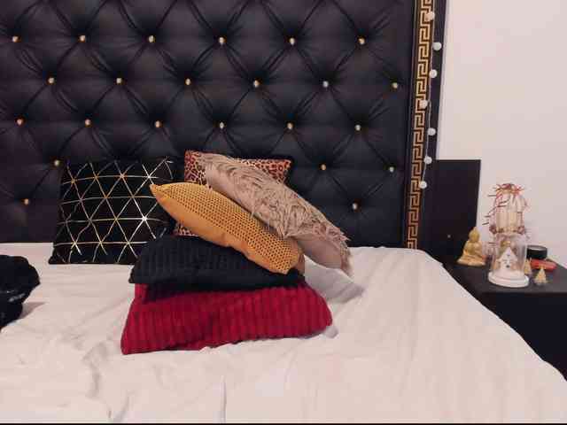 PreciousAilly webcam