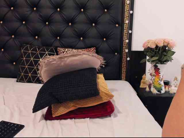 PreciousAilly webcam