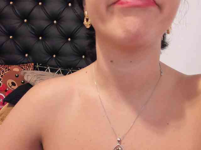 PreciousAilly webcam