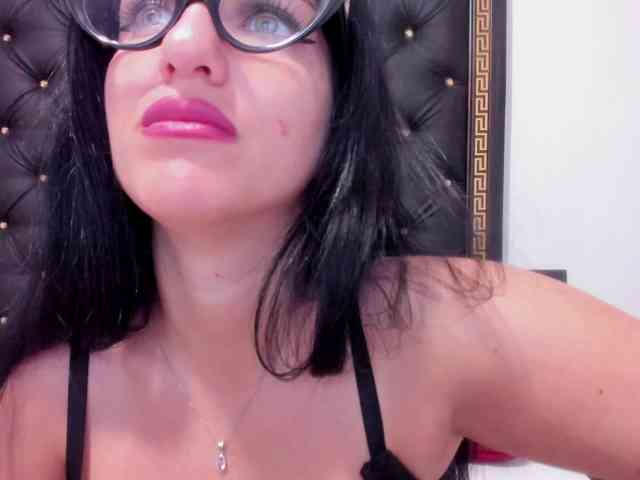 PreciousAilly webcam