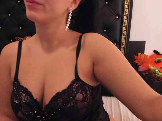 PreciousAilly webcam