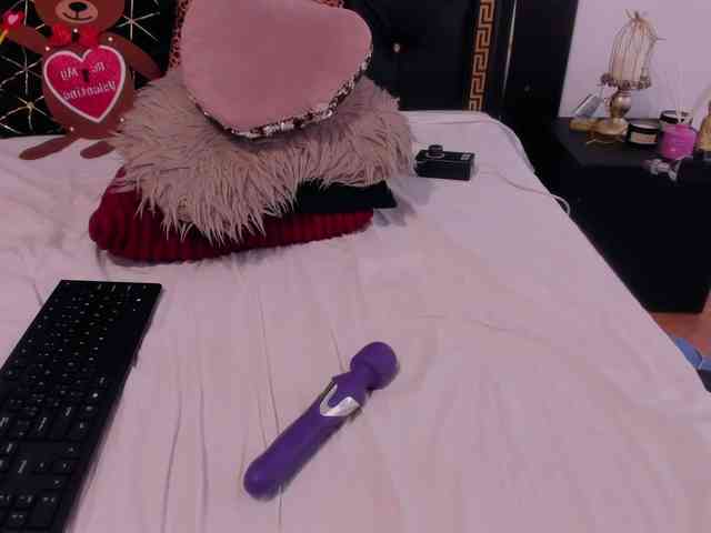 PreciousAilly webcam