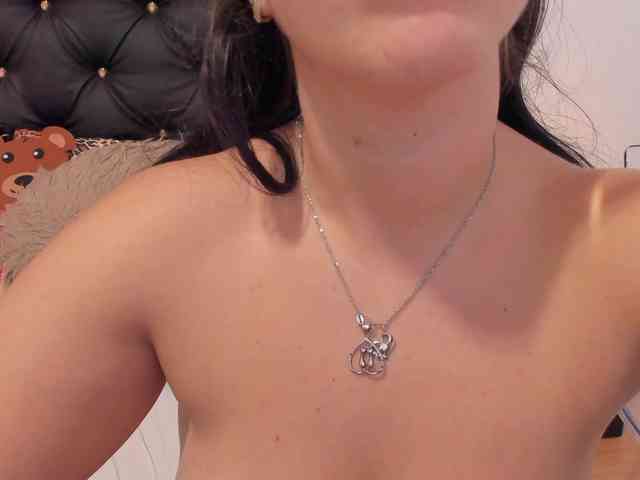 PreciousAilly webcam