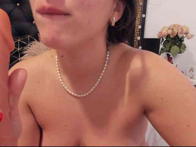 PreciousAilly webcam