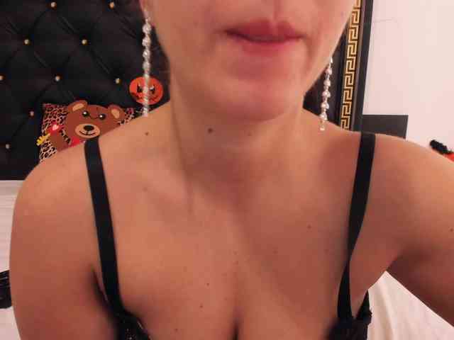 PreciousAilly webcam