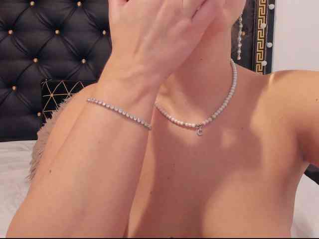 PreciousAilly webcam