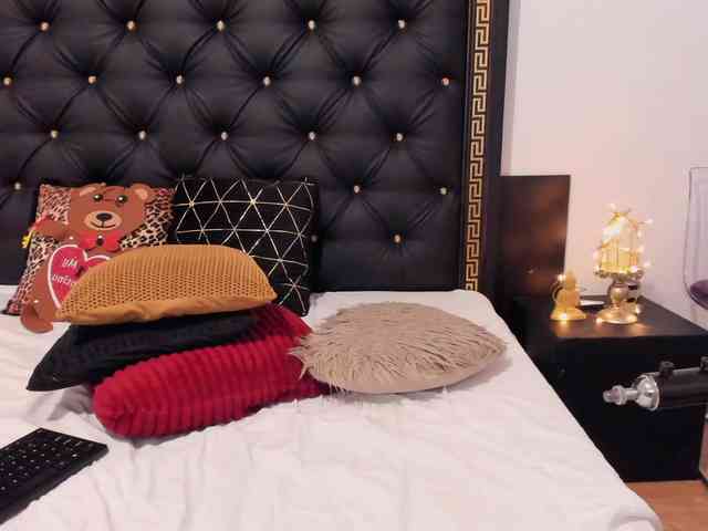 PreciousAilly webcam