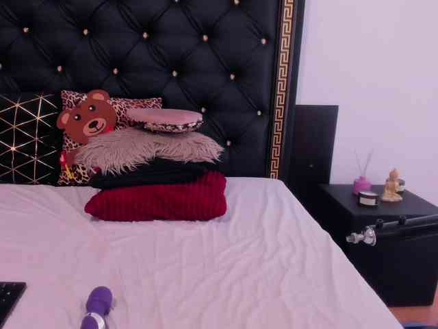 PreciousAilly webcam