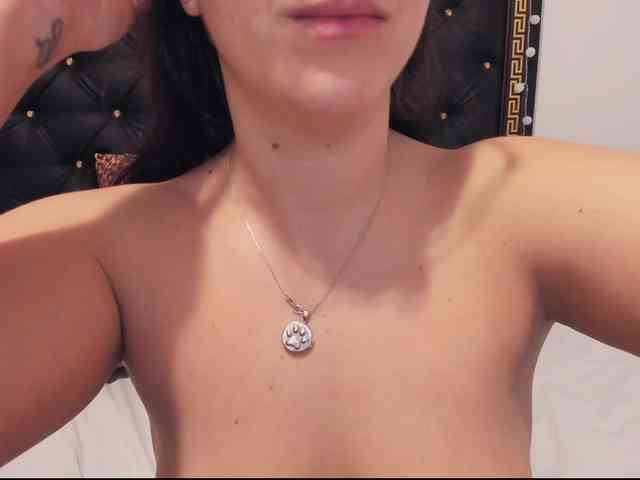 PreciousAilly webcam