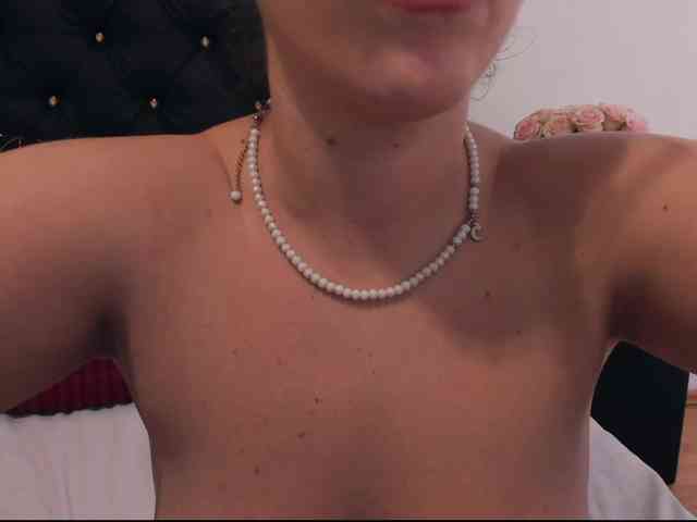 PreciousAilly webcam