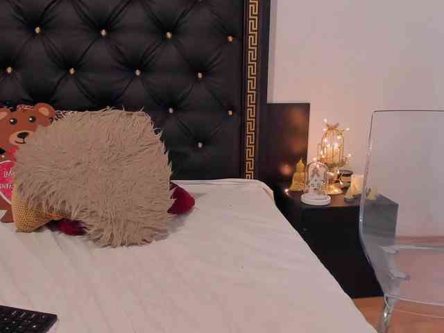 PreciousAilly webcam