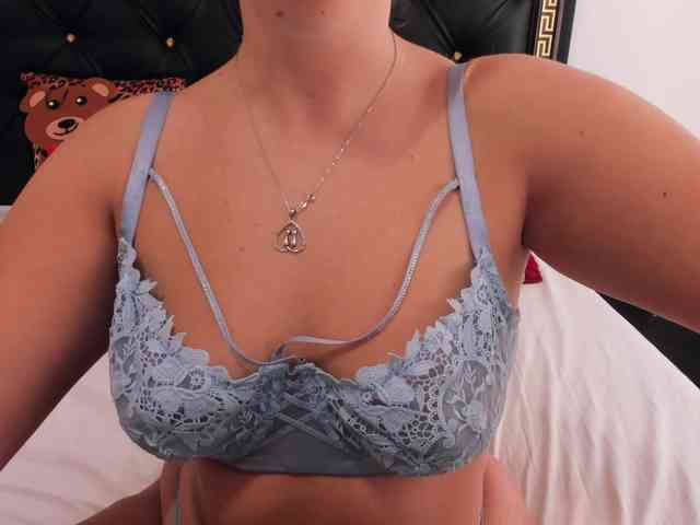 PreciousAilly webcam