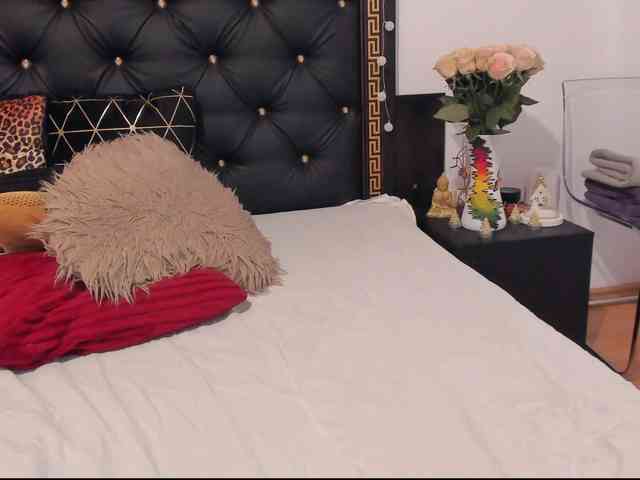 PreciousAilly webcam