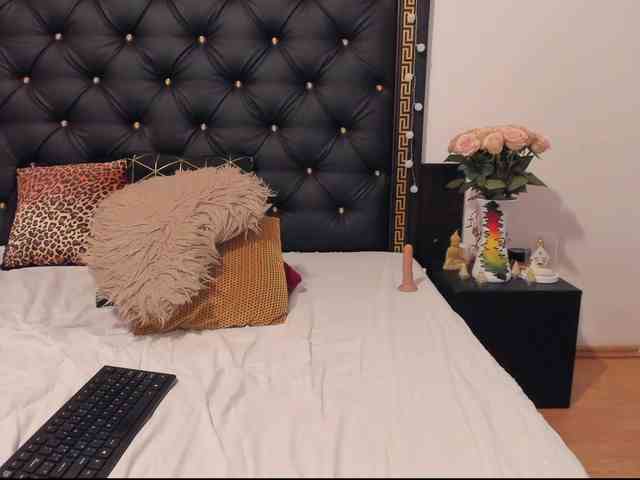 PreciousAilly webcam