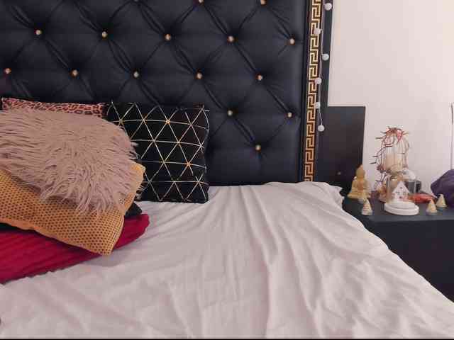 PreciousAilly webcam