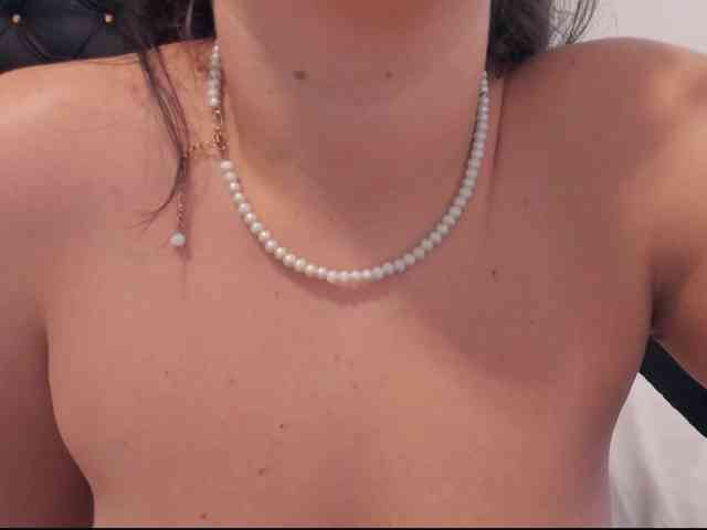 PreciousAilly webcam