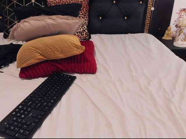 PreciousAilly webcam