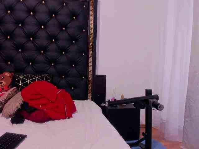 PreciousAilly webcam