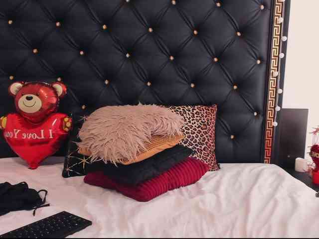 PreciousAilly webcam