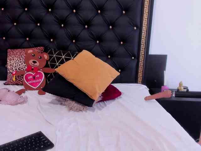 PreciousAilly webcam