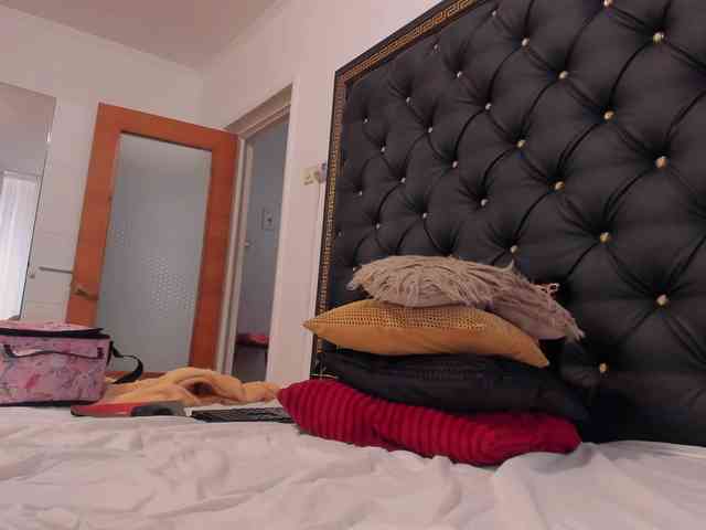 PreciousAilly webcam