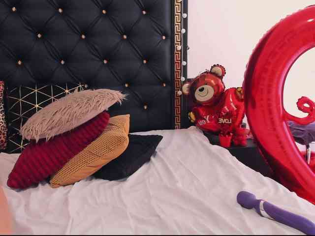 PreciousAilly webcam