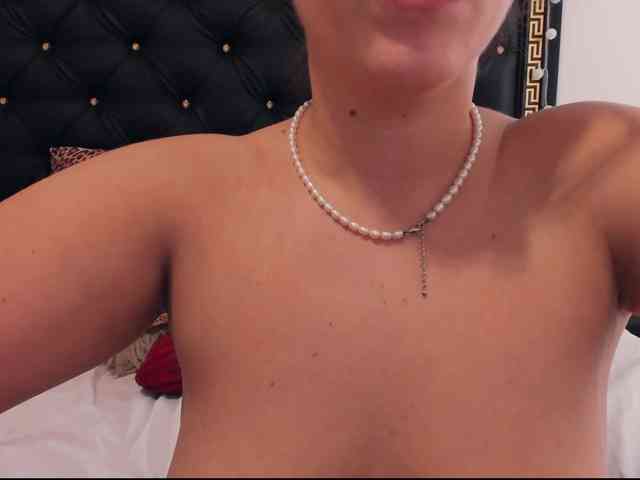 PreciousAilly webcam