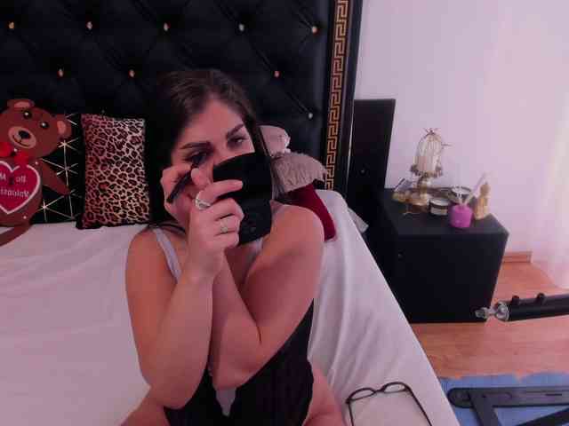 PreciousAilly webcam