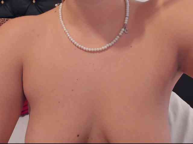 PreciousAilly webcam