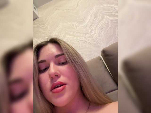 KateMid from BongaCams