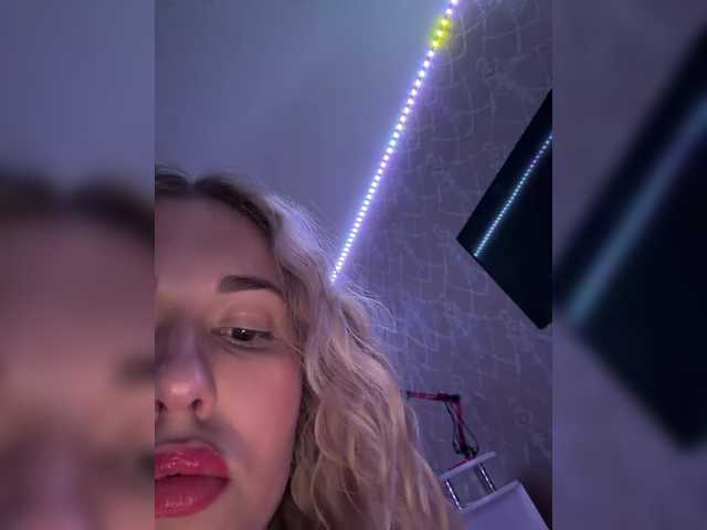 KateMid's BongaCams show and profile