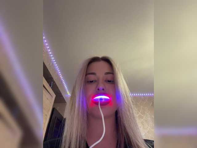 KateMid's BongaCams show and profile