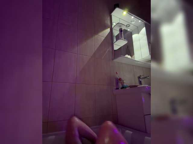 KateMid's BongaCams show and profile