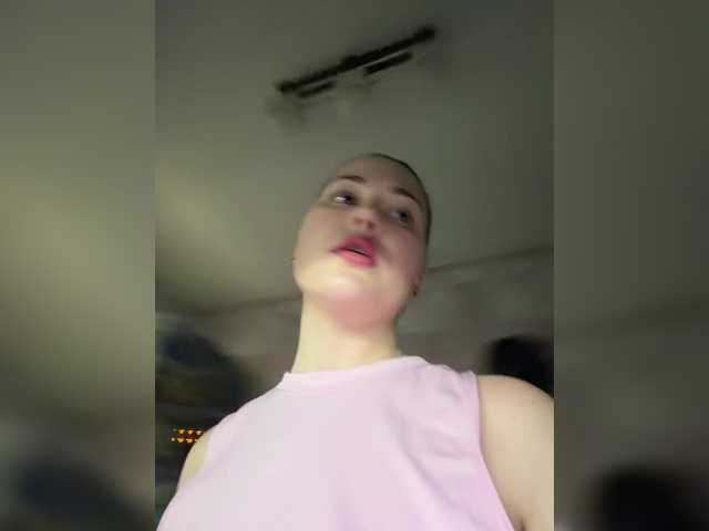 KateMid's BongaCams show and profile