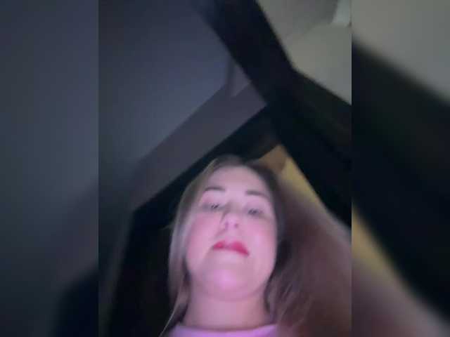 Try steamy cam host KateMid and her naked build KateMid from BongaCams