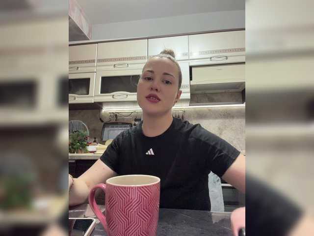 KateMid live cam profile