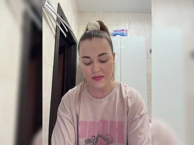 KateMid's BongaCams show and profile