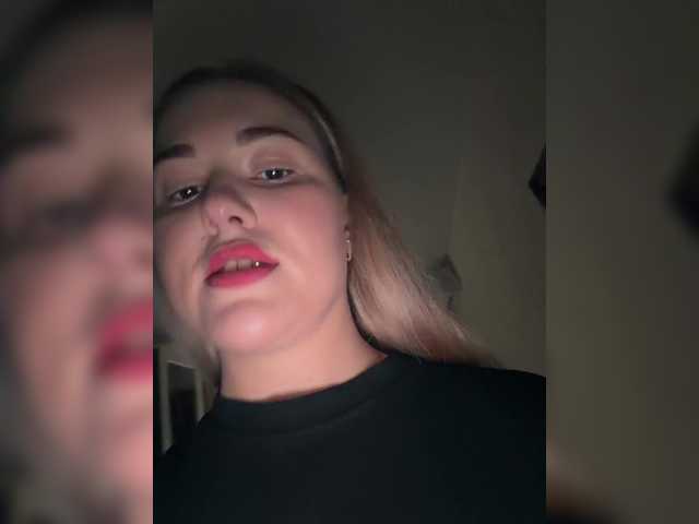 KateMid's BongaCams show and profile