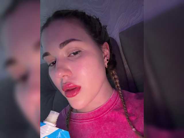 KateMid's BongaCams show and profile