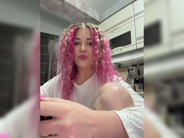 KateMid's BongaCams show and profile